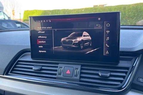 DS72LEJ Audi Q5 2.0 TDI 40 S line S Tronic quattro Euro 6 (s/s) 5dr Thumbnail #29