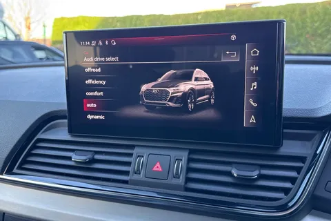 DS72LEJ Audi Q5 2.0 TDI 40 S line S Tronic quattro Euro 6 (s/s) 5dr Thumbnail #30