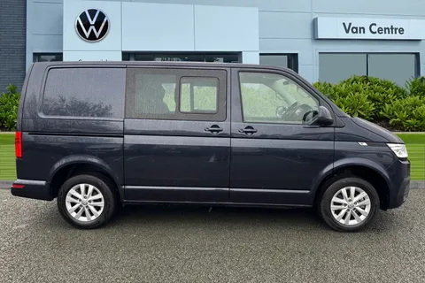 CX74LCJ Volkswagen Transporter 2.0 TDI T30 Highline Kombi FWD SWB Euro 6 (s/s) 5dr Thumbnail #4