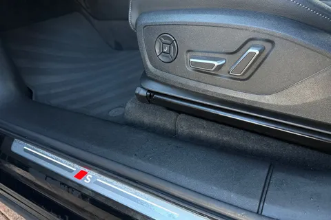 KR25VAA Audi Q6 E-Tron Q6 SUV Edition 1 e-tron performance  225,00 kW Thumbnail #33