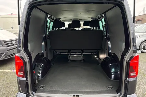 CX74LCJ Volkswagen Transporter 2.0 TDI T30 Highline Kombi FWD SWB Euro 6 (s/s) 5dr Thumbnail #7
