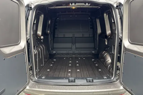 CX75JWC Volkswagen Caddy 2.0 TDI C20 Commerce Pro DSG SWB Euro 6 (s/s) 5dr Thumbnail #7