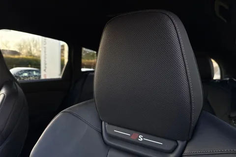 KR25VAA Audi Q6 E-Tron Q6 SUV Edition 1 e-tron performance  225,00 kW Thumbnail #36