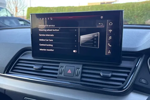 DS72LEJ Audi Q5 2.0 TDI 40 S line S Tronic quattro Euro 6 (s/s) 5dr Thumbnail #35