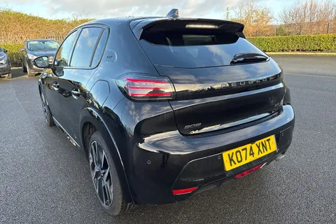 KO74XNT PEUGEOT 208 1.2 PureTech GT Euro 6 (s/s) 5dr Thumbnail #8