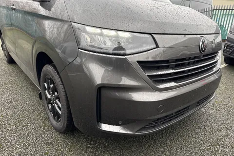 CX75JUK Volkswagen Transporter 2.0 TDI T28 Commerce Pro Auto FWD SWB Euro 6 (s/s) 5dr Thumbnail #9