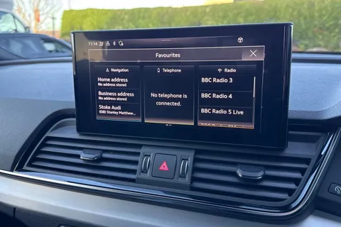 DS72LEJ Audi Q5 2.0 TDI 40 S line S Tronic quattro Euro 6 (s/s) 5dr Thumbnail #36