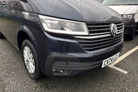 CX74LCJ Volkswagen Transporter 2.0 TDI T30 Highline Kombi FWD SWB Euro 6 (s/s) 5dr Thumbnail #9