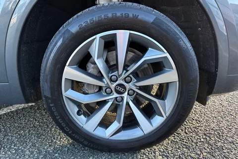 GL21FND Audi Q5 2.0 TDI 40 S line S Tronic quattro Euro 6 (s/s) 5dr Thumbnail #11