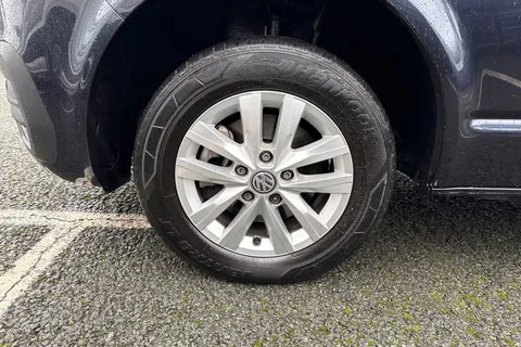 CX74LCJ Volkswagen Transporter 2.0 TDI T30 Highline Kombi FWD SWB Euro 6 (s/s) 5dr Thumbnail #10