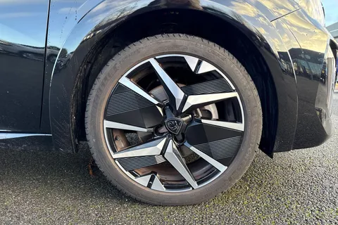 KO74XNT PEUGEOT 208 1.2 PureTech GT Euro 6 (s/s) 5dr Thumbnail #10