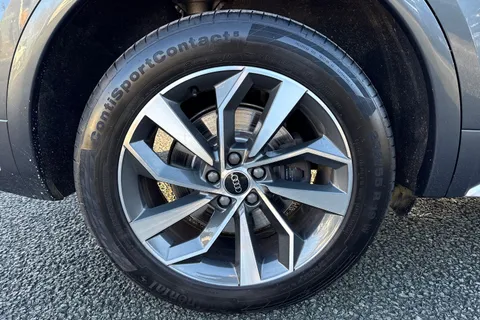 GL21FND Audi Q5 2.0 TDI 40 S line S Tronic quattro Euro 6 (s/s) 5dr Thumbnail #12