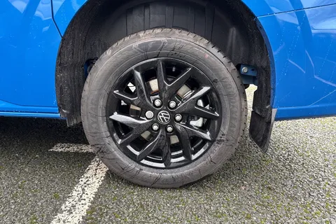 CX75JXA Volkswagen Transporter 2.0 TDI T28 Commerce Pro Auto FWD SWB Euro 6 (s/s) 5dr Thumbnail #11