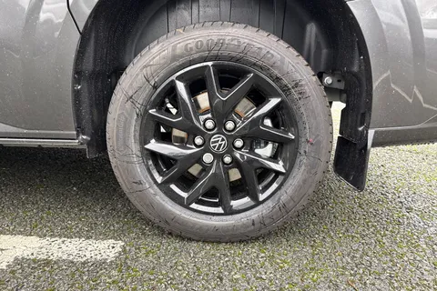 CX75JUK Volkswagen Transporter 2.0 TDI T28 Commerce Pro Auto FWD SWB Euro 6 (s/s) 5dr Thumbnail #11