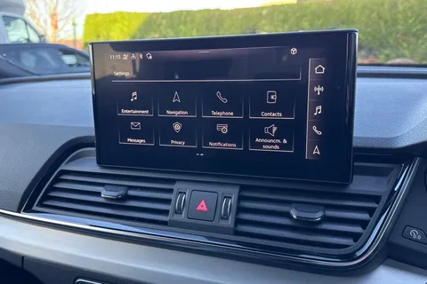 DS72LEJ Audi Q5 2.0 TDI 40 S line S Tronic quattro Euro 6 (s/s) 5dr Thumbnail #38