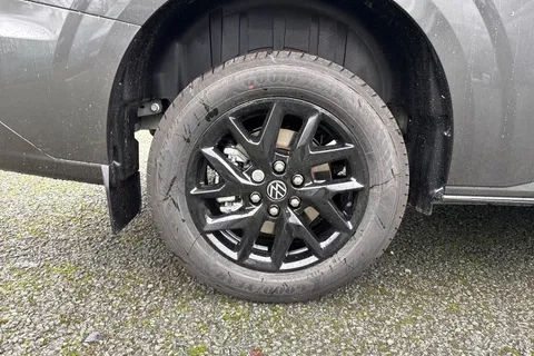 CX75JUK Volkswagen Transporter 2.0 TDI T28 Commerce Pro Auto FWD SWB Euro 6 (s/s) 5dr Thumbnail #12