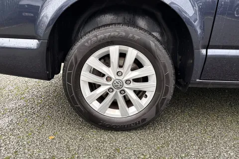 CX74LCJ Volkswagen Transporter 2.0 TDI T30 Highline Kombi FWD SWB Euro 6 (s/s) 5dr Thumbnail #12