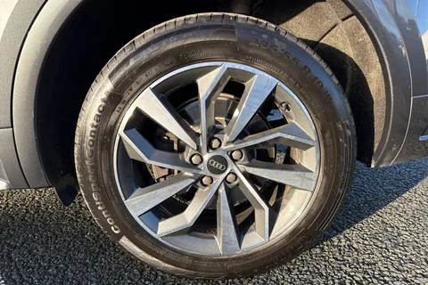 GL21FND Audi Q5 2.0 TDI 40 S line S Tronic quattro Euro 6 (s/s) 5dr Thumbnail #14