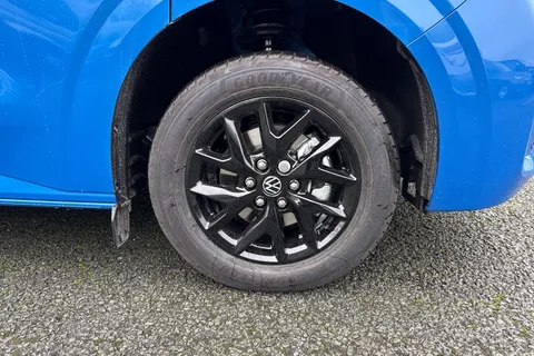 CX75JXA Volkswagen Transporter 2.0 TDI T28 Commerce Pro Auto FWD SWB Euro 6 (s/s) 5dr Thumbnail #13