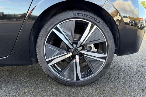 KR25RLU PEUGEOT 308 1.2 HYBRID GT e-DSC6 Euro 6 (s/s) 5dr Thumbnail #13