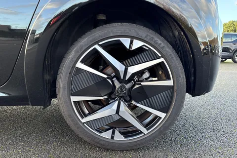 KO74XNT PEUGEOT 208 1.2 PureTech GT Euro 6 (s/s) 5dr Thumbnail #13