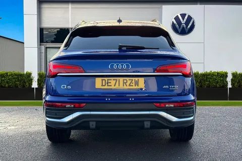 DE71RZW Audi Q5 2.0 TFSI 45 S line Sportback S Tronic quattro Euro 6 (s/s) 5dr Thumbnail #5