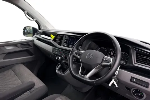 CX74LCJ Volkswagen Transporter 2.0 TDI T30 Highline Kombi FWD SWB Euro 6 (s/s) 5dr Thumbnail #14