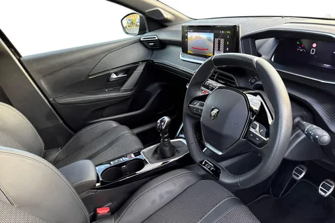 KO74XNT PEUGEOT 208 1.2 PureTech GT Euro 6 (s/s) 5dr Thumbnail #14