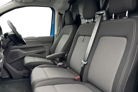 CX75JXA Volkswagen Transporter 2.0 TDI T28 Commerce Pro Auto FWD SWB Euro 6 (s/s) 5dr Thumbnail #16