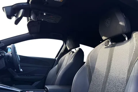 KR25RLU PEUGEOT 308 1.2 HYBRID GT e-DSC6 Euro 6 (s/s) 5dr Thumbnail #16