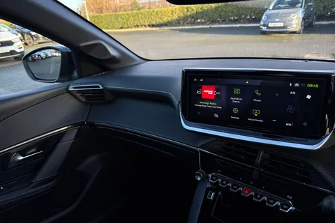 KO74XLB PEUGEOT 208 1.2 PureTech GT Euro 6 (s/s) 5dr Thumbnail #17