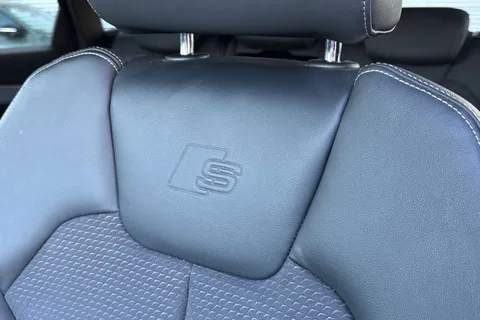 DS72LEJ Audi Q5 2.0 TDI 40 S line S Tronic quattro Euro 6 (s/s) 5dr Thumbnail #45