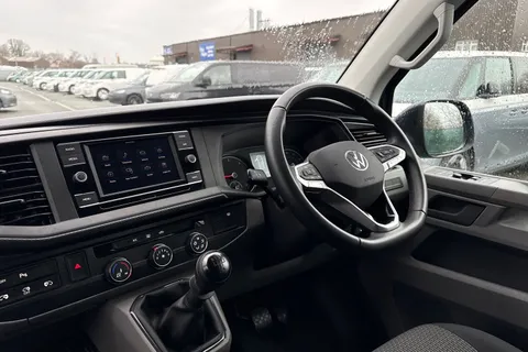 CX74LCJ Volkswagen Transporter 2.0 TDI T30 Highline Kombi FWD SWB Euro 6 (s/s) 5dr Thumbnail #18