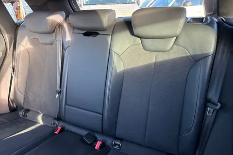 GL21FND Audi Q5 2.0 TDI 40 S line S Tronic quattro Euro 6 (s/s) 5dr Thumbnail #20