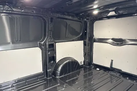 CX75JUK Volkswagen Transporter 2.0 TDI T28 Commerce Pro Auto FWD SWB Euro 6 (s/s) 5dr Thumbnail #19