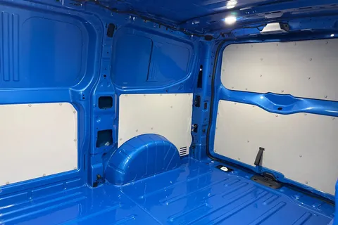 CX75JXA Volkswagen Transporter 2.0 TDI T28 Commerce Pro Auto FWD SWB Euro 6 (s/s) 5dr Thumbnail #19