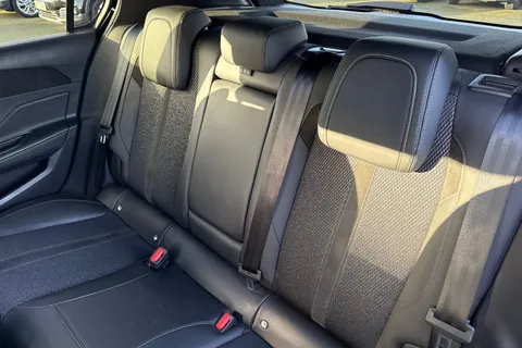 KR25RLU PEUGEOT 308 1.2 HYBRID GT e-DSC6 Euro 6 (s/s) 5dr Thumbnail #19