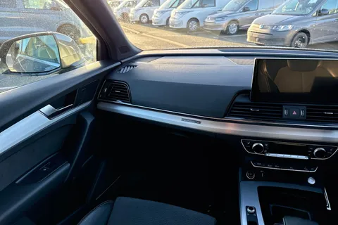 GL21FND Audi Q5 2.0 TDI 40 S line S Tronic quattro Euro 6 (s/s) 5dr Thumbnail #21