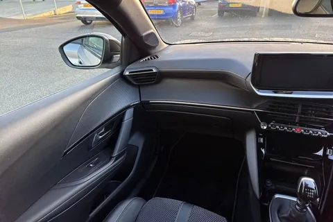 KO74XLB PEUGEOT 208 1.2 PureTech GT Euro 6 (s/s) 5dr Thumbnail #20