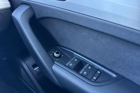 GL21FND Audi Q5 2.0 TDI 40 S line S Tronic quattro Euro 6 (s/s) 5dr Thumbnail #22