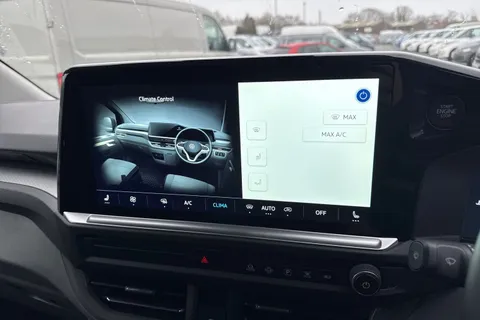 CX75JUK Volkswagen Transporter 2.0 TDI T28 Commerce Pro Auto FWD SWB Euro 6 (s/s) 5dr Thumbnail #22