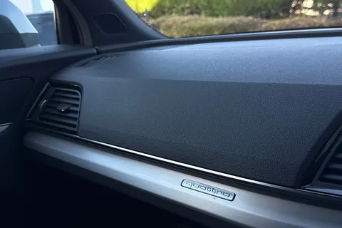 DS72LEJ Audi Q5 2.0 TDI 40 S line S Tronic quattro Euro 6 (s/s) 5dr Thumbnail #50