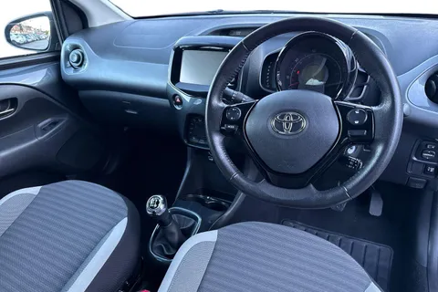 DV19BPZ Toyota Aygo 1.0 VVT-i x-plore Euro 6 5dr Thumbnail #14