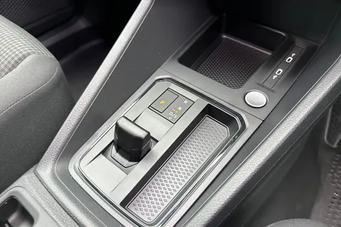 CX75JWC Volkswagen Caddy 2.0 TDI C20 Commerce Pro DSG SWB Euro 6 (s/s) 5dr Thumbnail #23