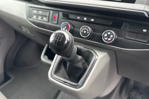 CX74LCJ Volkswagen Transporter 2.0 TDI T30 Highline Kombi FWD SWB Euro 6 (s/s) 5dr Thumbnail #23