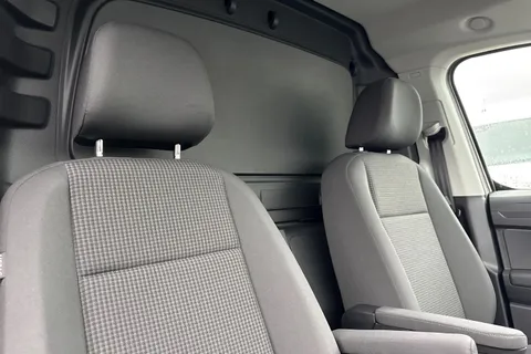 CX75JWC Volkswagen Caddy 2.0 TDI C20 Commerce Pro DSG SWB Euro 6 (s/s) 5dr Thumbnail #24