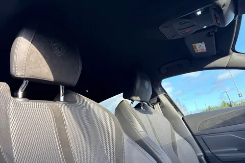 KR25RLU PEUGEOT 308 1.2 HYBRID GT e-DSC6 Euro 6 (s/s) 5dr Thumbnail #24