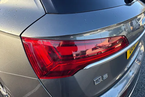 GL21FND Audi Q5 2.0 TDI 40 S line S Tronic quattro Euro 6 (s/s) 5dr Thumbnail #26