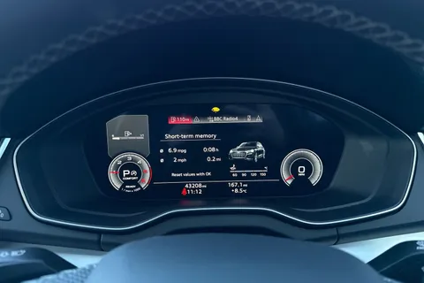 DS72LEJ Audi Q5 2.0 TDI 40 S line S Tronic quattro Euro 6 (s/s) 5dr Thumbnail #52