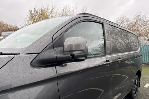 CX75JUK Volkswagen Transporter 2.0 TDI T28 Commerce Pro Auto FWD SWB Euro 6 (s/s) 5dr Thumbnail #26